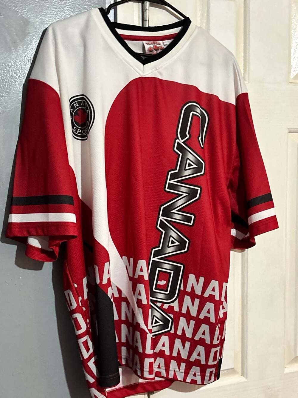 Teepee Canada Sports Jersey Red White Black Size Large